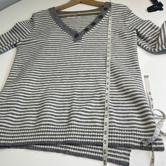 ANTHROPOLOGIE Serena Gray Stripe V Neck Pullover Sweater - Picture 8 of 9